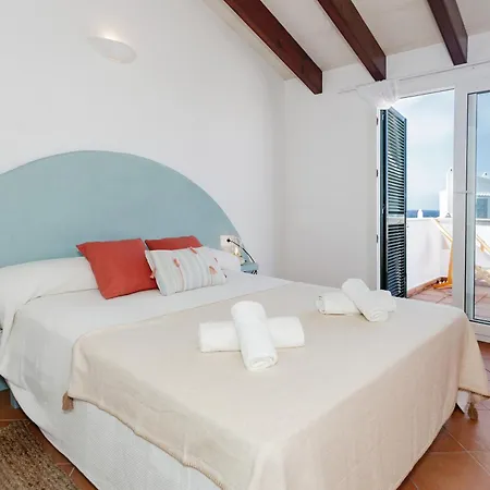 Mara Villa *